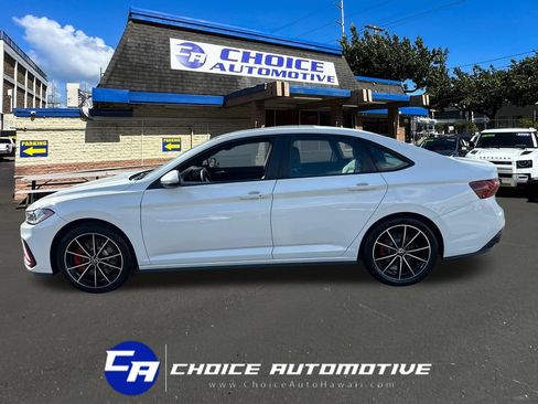 Used 2025 Volkswagen Jetta GLI Autobahn FWD image 3