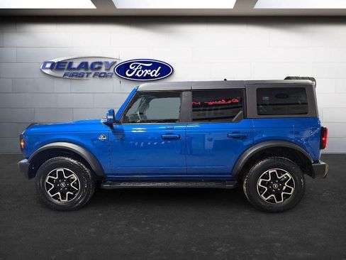 Used 2023 Ford Bronco Outer Banks image 2