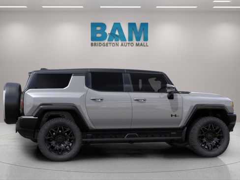 New 2025 GMC Hummer EV 3X w/ LPO, Dark Essentials Package image 8