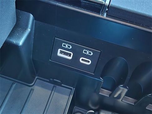 Used 2025 Toyota Tundra Limited image 27