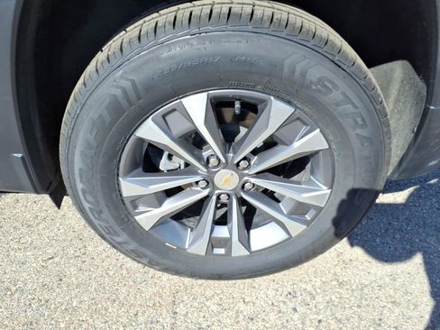 Used 2025 Chevrolet Equinox LT FWD image 15