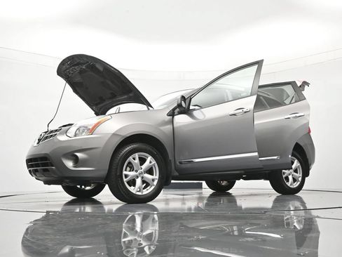Used 2011 Nissan Rogue SV FWD image 48