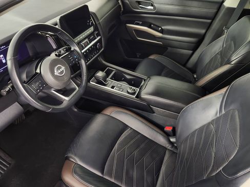 Used 2023 Nissan Pathfinder Platinum AWD/4WD image 10