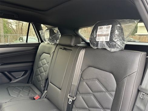 New 2026 Volkswagen Atlas Cross Sport SE image 24