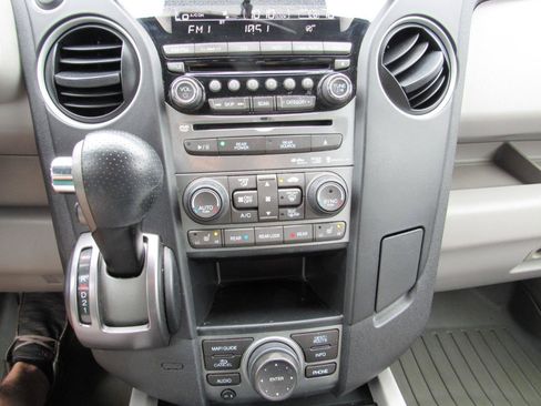 Used 2014 Honda Pilot Touring image 23