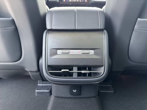 New 2026 Lincoln Nautilus Reserve AWD/4WD image 16