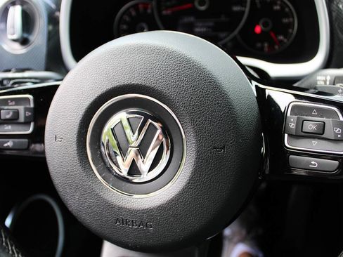 Used 2012 Volkswagen Beetle 2.0T FWD image 22
