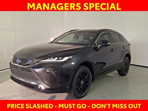 Used 2024 Toyota Venza Nightshade image 4