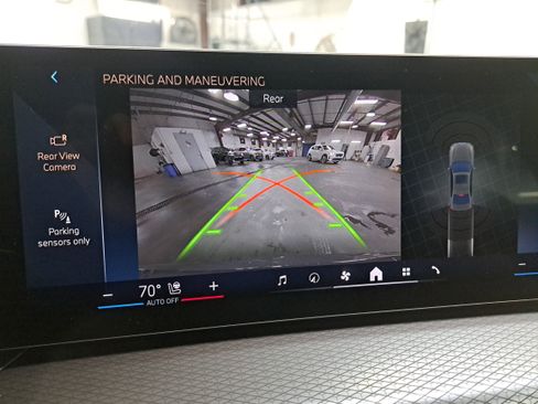 New 2026 BMW 330i Sedan w/ M Sport Package image 26