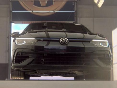 Used 2024 Volkswagen Golf R AWD/4WD image 4