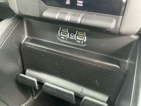 Used 2024 RAM 1500 Laramie image 16