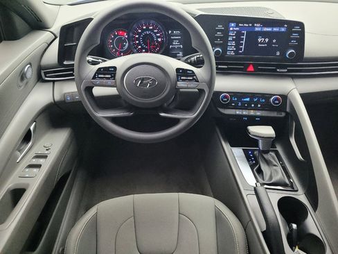 Used 2023 Hyundai Elantra SEL FWD image 22