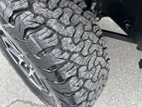 Used 2025 Jeep Wrangler Unlimited Rubicon image 29