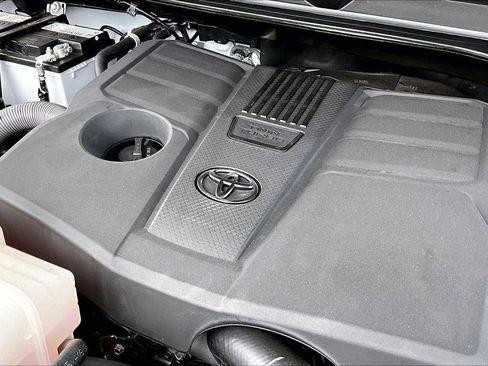 Used 2024 Toyota Tundra Limited image 33