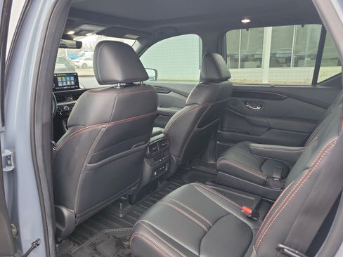 Used 2024 Honda Pilot TrailSport image 14
