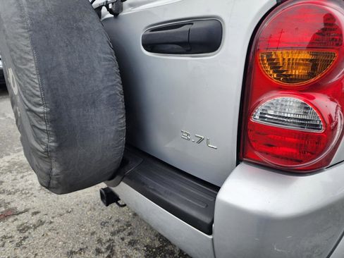 Used 2003 Jeep Liberty Renegade image 34