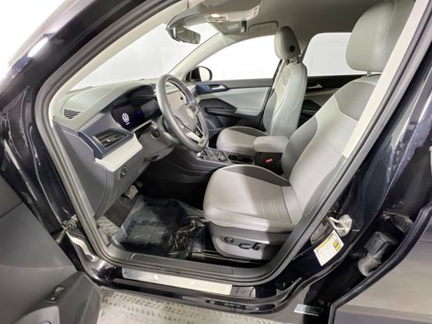 Used 2023 Volkswagen Taos SE image 20