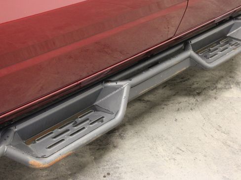 Used 2019 RAM 1500 Laramie w/ Sport Appearance Package image 10