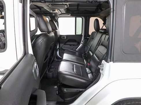 Used 2023 Jeep Wrangler Unlimited Sahara image 22