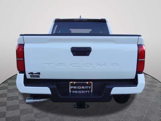 Used 2025 Toyota Tacoma SR5 AWD/4WD image 3