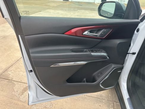 New 2026 Chevrolet Traverse Z71 w/ Enhanced Driving Package image 7