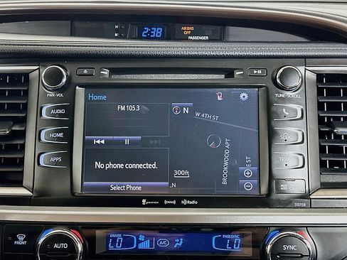 Used 2016 Toyota Highlander XLE AWD/4WD image 15