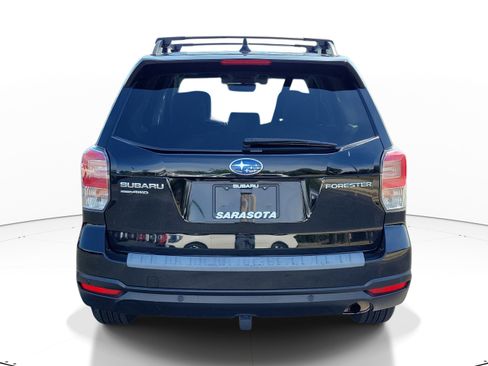 Used 2018 Subaru Forester 2.5i Touring AWD/4WD image 5