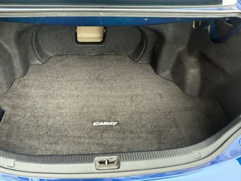 Used 2010 Toyota Camry image 19