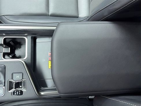 Used 2024 Lexus GX 550 image 34