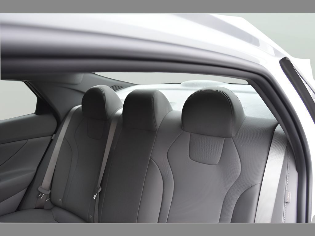 New 2026 Hyundai Elantra SE FWD image 27