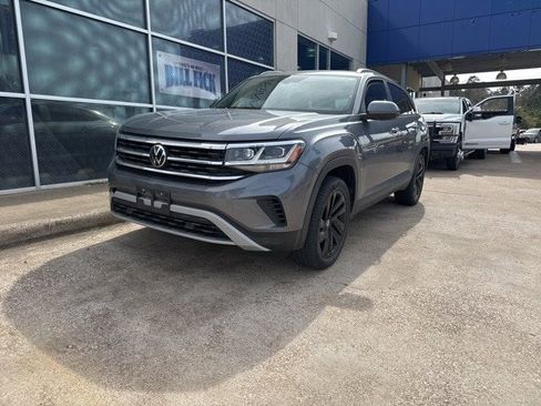 Used 2021 Volkswagen Atlas Cross Sport SE w/ Panoramic Sunroof Package image 4