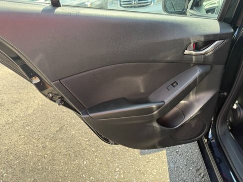 Used 2016 MAZDA MAZDA3 i Sport FWD image 25