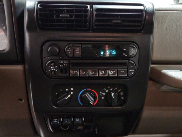 Used 2004 Jeep Wrangler 4WD w/ Dual Top Group image 17