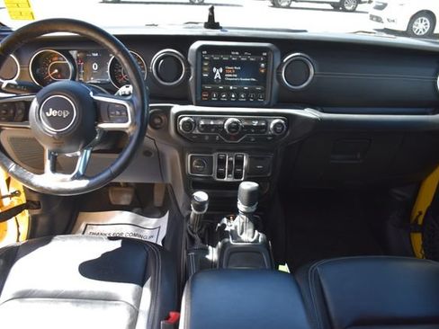 Used 2018 Jeep Wrangler Unlimited Sahara AWD/4WD image 19