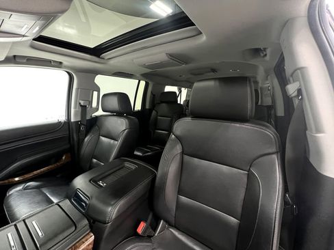 Used 2020 Chevrolet Suburban Premier image 14