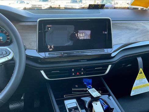 New 2026 Volkswagen Atlas SE image 13