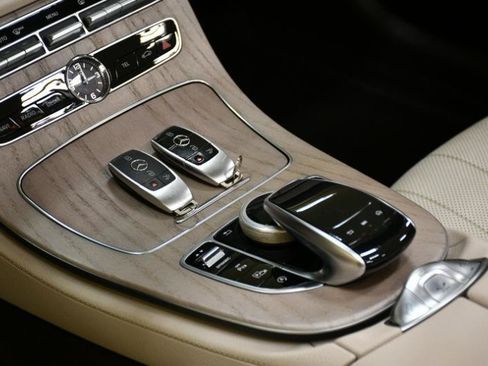 Used 2019 Mercedes-Benz E 450 4MATIC Cabriolet image 50