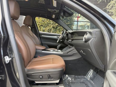 Used 2024 Alfa Romeo Stelvio Ti w/ Active Assist Plus Package image 34