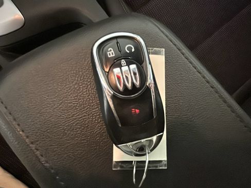 Used 2025 Buick Envista Preferred FWD image 22