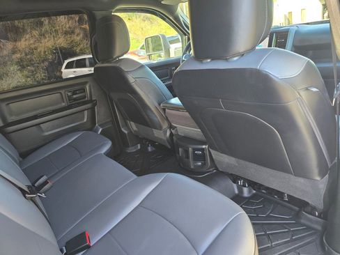 Used 2025 RAM 3500 Tradesman w/ Chrome Appearance Group AWD/4WD image 27