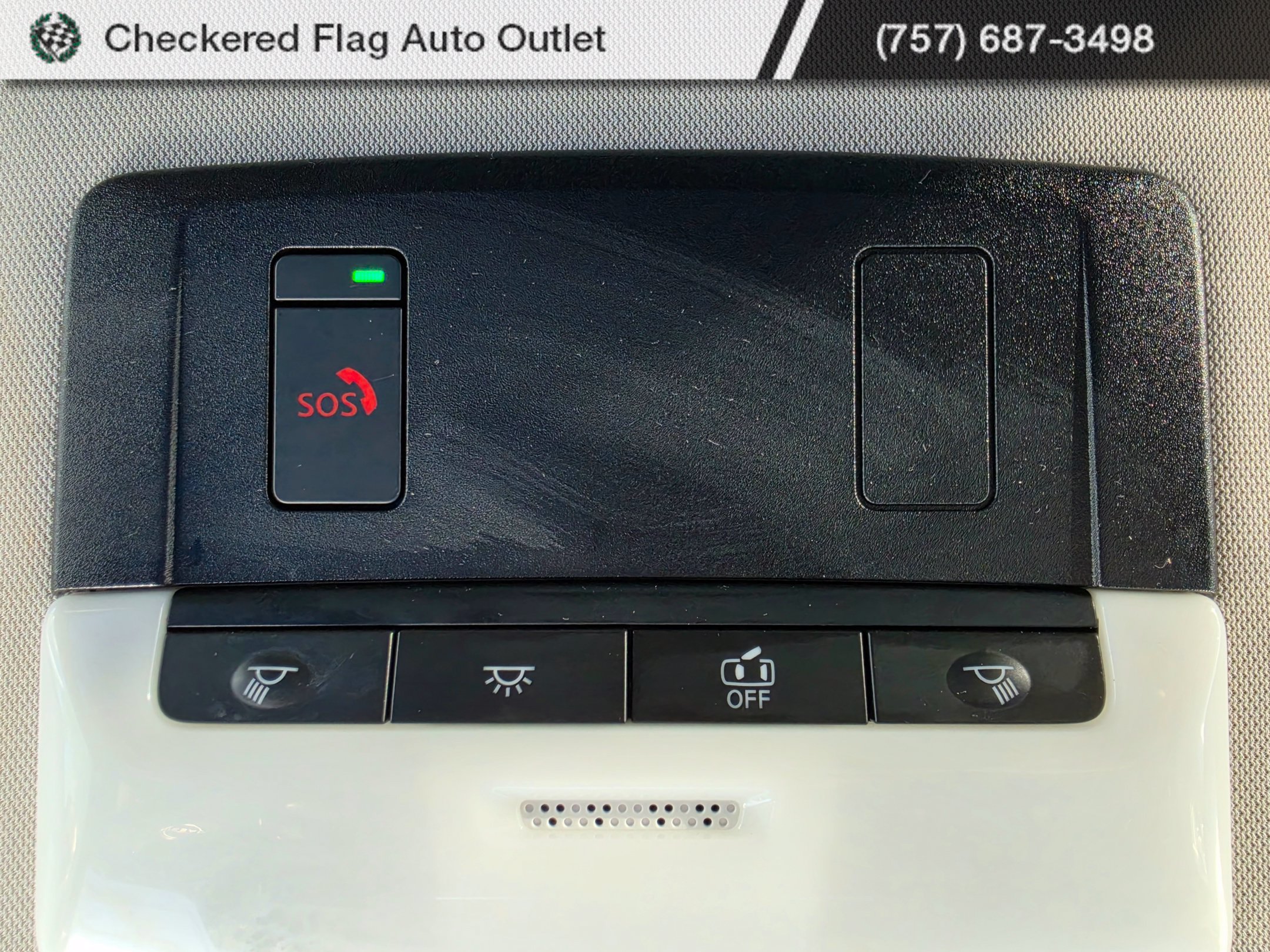 Used 2022 Nissan Pathfinder SL w/ SL Black Package FWD image 9