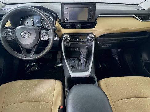 Used 2022 Toyota RAV4 XLE AWD/4WD image 18