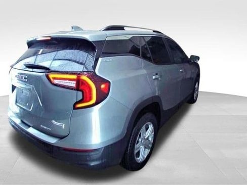 Certified 2023 GMC Terrain SLE w/ Driver Convenience Package AWD/4WD image 3