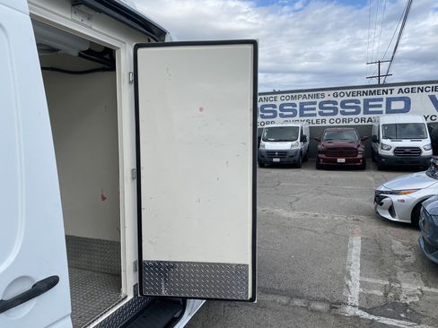 Used 2013 Freightliner Sprinter 2500 RWD image 44