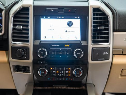 Used 2018 Ford F250 Lariat w/ Lariat Value Package AWD/4WD image 25