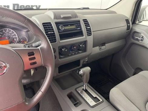 Used 2008 Nissan Frontier LE w/ Side & Curtain Airbag Pkg image 14