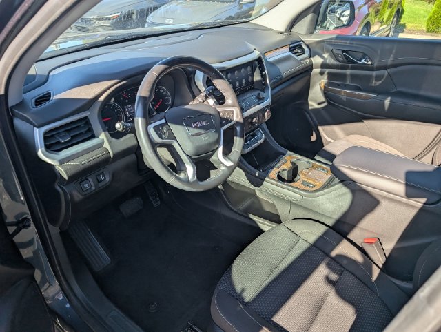 Used 2020 GMC Acadia SLE w/ Driver Convenience Package FWD image 12