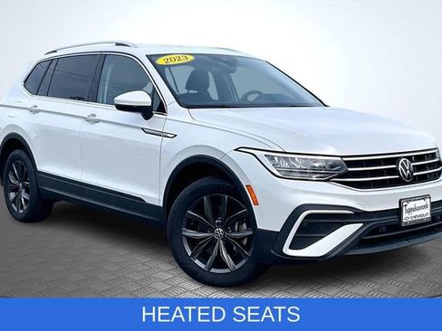 Used 2023 Volkswagen Tiguan SE image 3