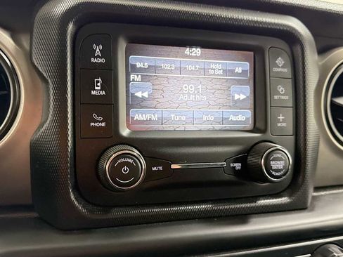 Used 2018 Jeep Wrangler Sport AWD/4WD image 18