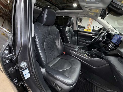 Used 2021 Toyota Highlander Platinum AWD/4WD image 15